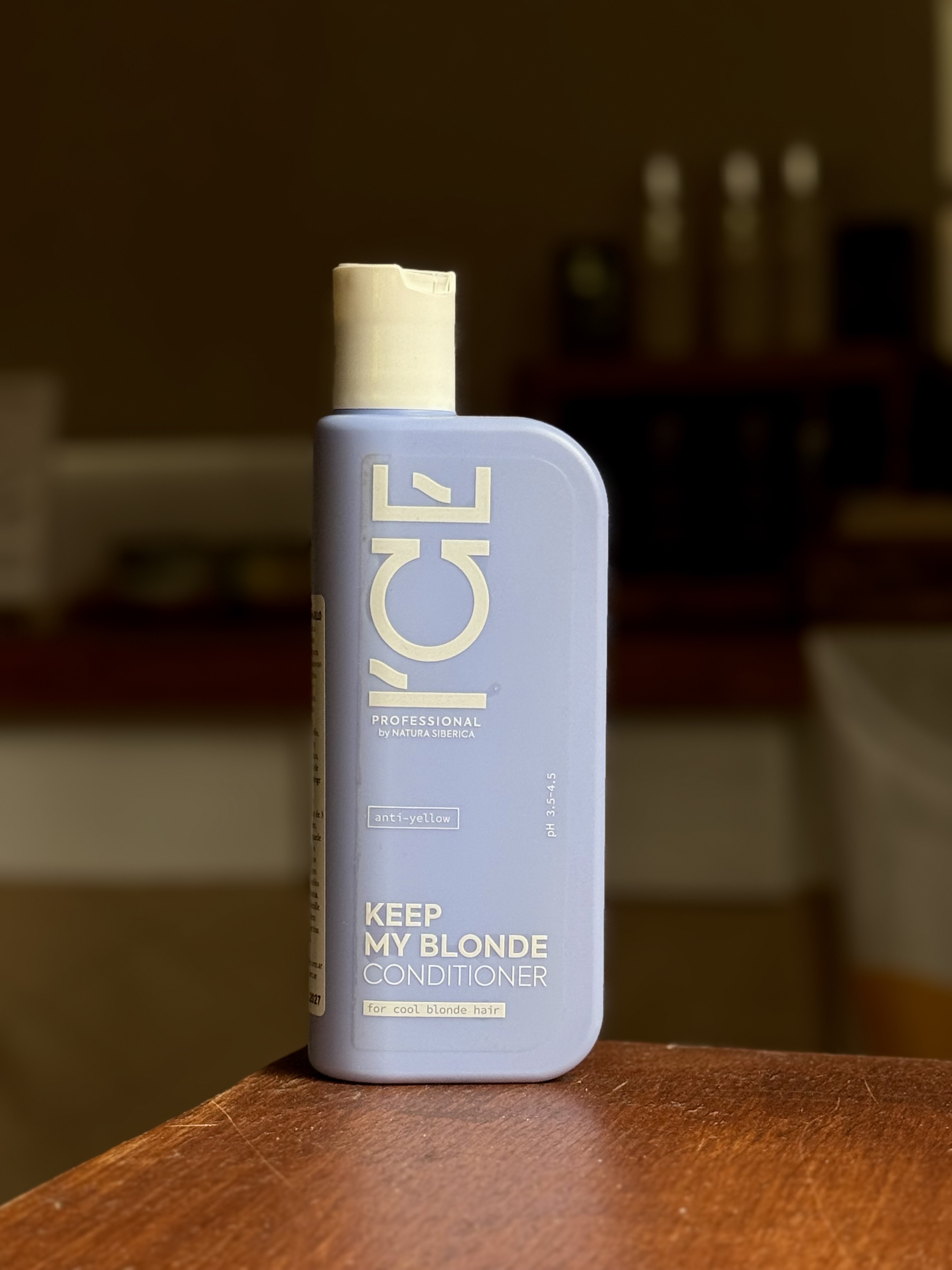 Acondicionador Anti Amarillo para Cabello Rubio x 250ml. ICE PROFESSIONAL - Para Neutralizar los Ton