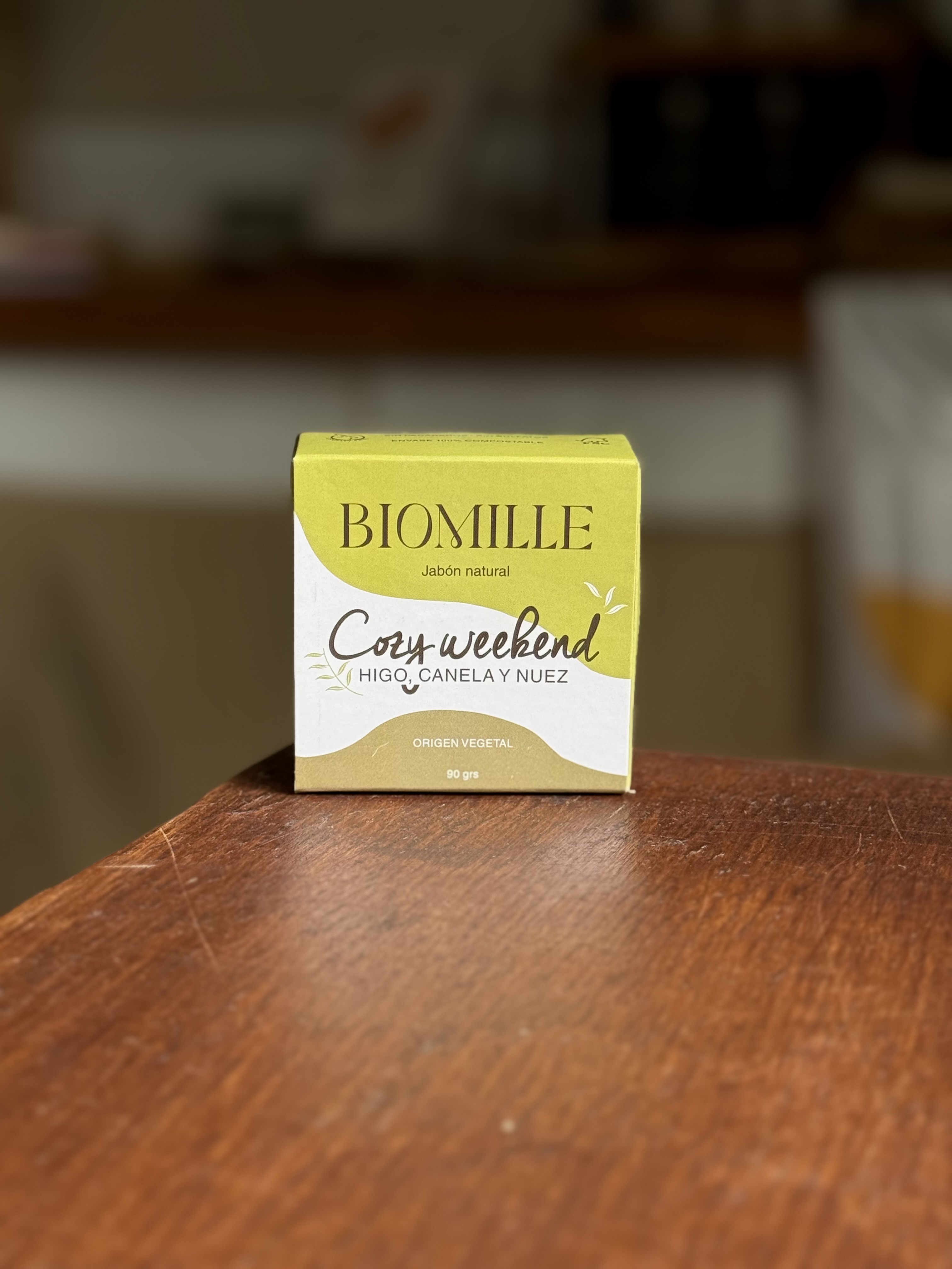 Jabon Natural Exfoliante COZY WEEKEND - con Higo, Canela y Nuez.  x 90g