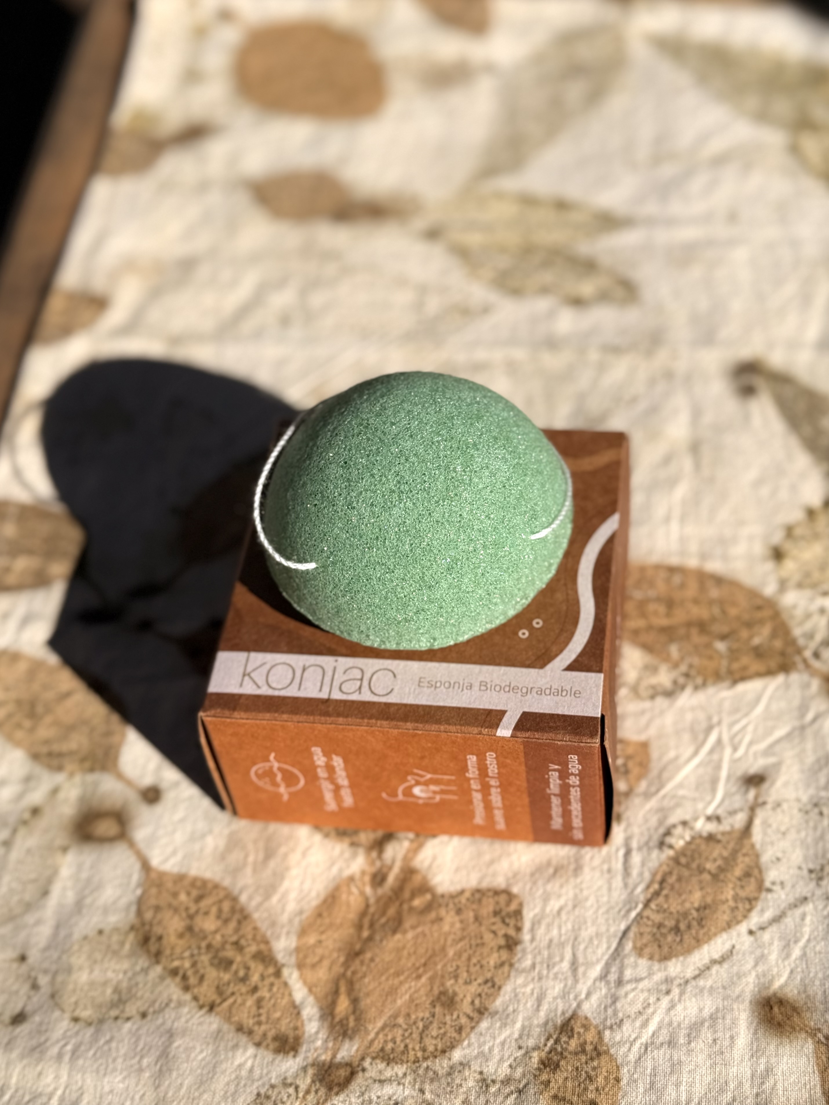 Esponja Facial Montreal Raiz de Konjac , TE VERDE - Para Pieles de Todo Tipo (Ideal para pieles aspe