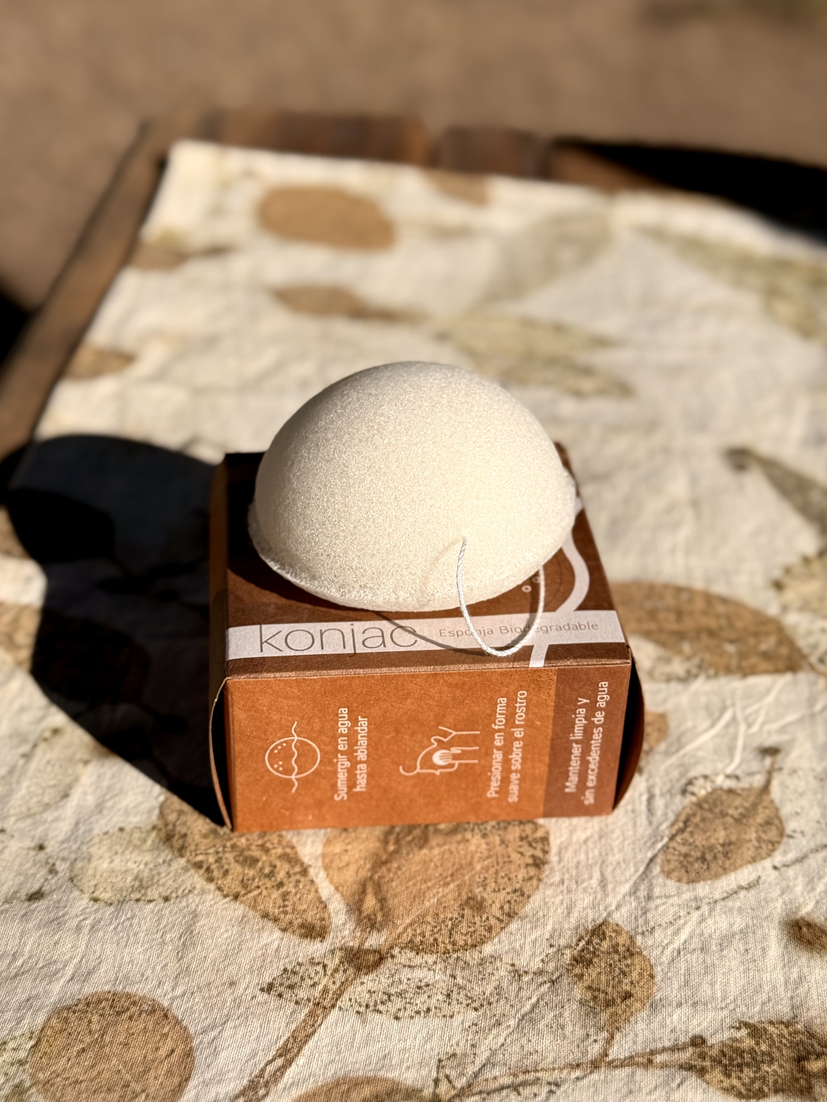 Esponja Facial Montreal Raiz de Konjac , NATURAL - Para Pieles Normales / Sencibles.